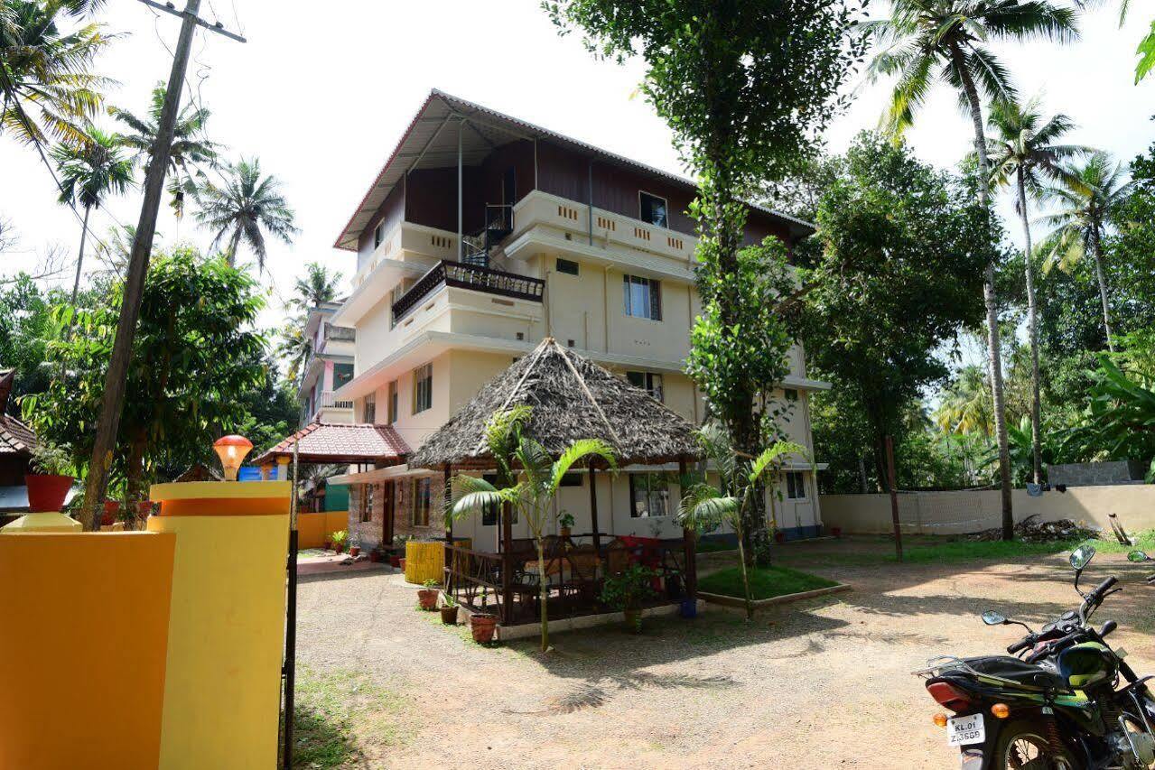 Coral Cove Beach Resort Varkala Extérieur photo