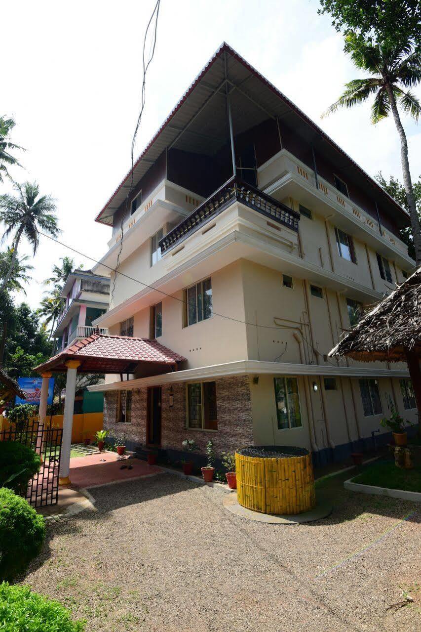 Coral Cove Beach Resort Varkala Extérieur photo